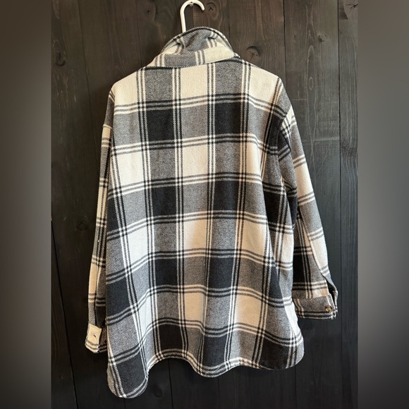 Black and White Plaid Flannel Jacket Oversized Fit - Picture 2 of 3